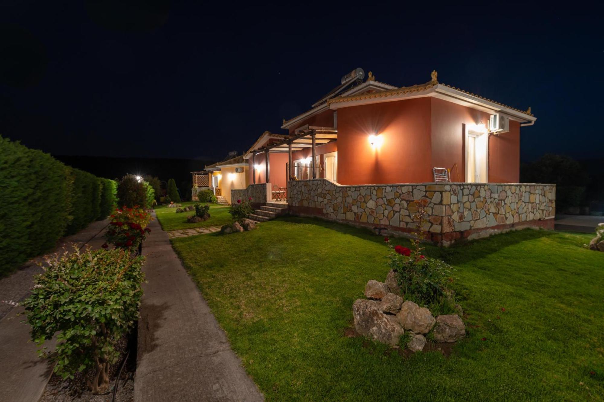 Spedion Villa - Near To Sea Villas With Heated Swimming Pool Gythio Extérieur photo