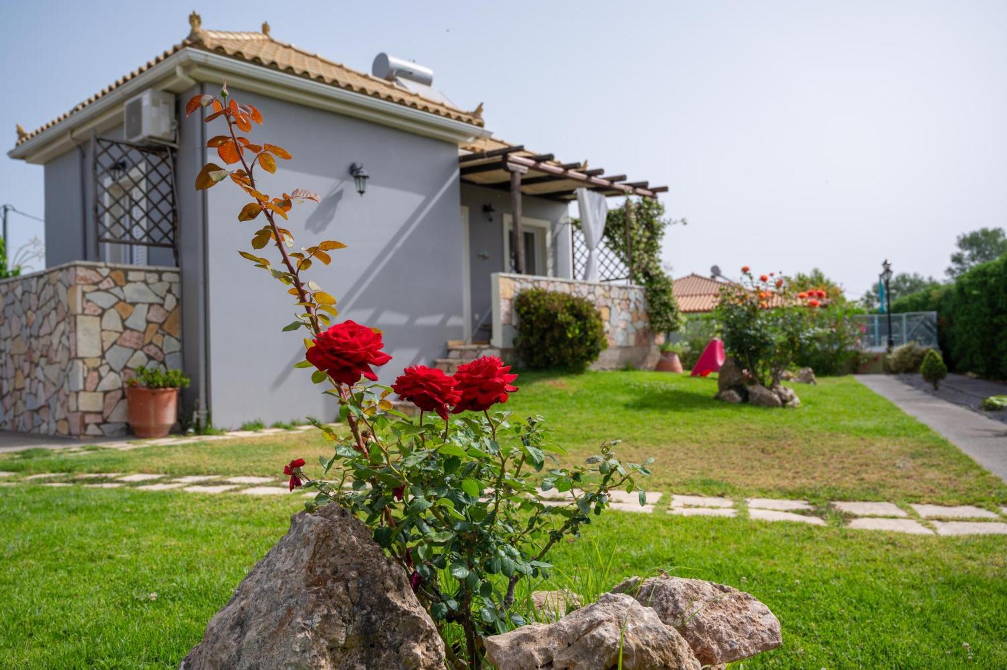 Spedion Villa - Near To Sea Villas With Heated Swimming Pool Gythio Extérieur photo